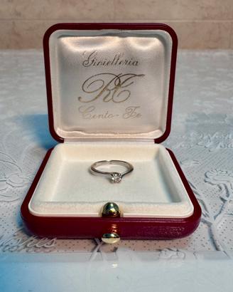 Anello oro bianco con diamante