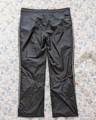 Pantaloni sportivi Adidas.