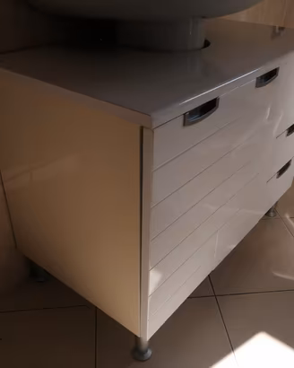 Mobile bagno con specchiera 