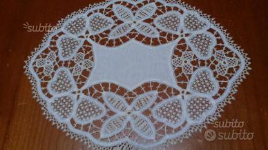 Centrino pizzo rinascimento fatto a mano ecru'