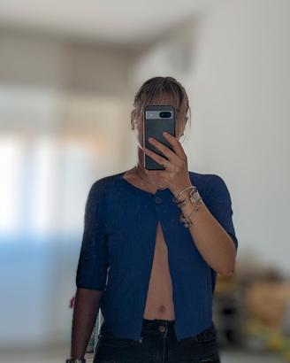Cardigan corto donna con bottone centrale