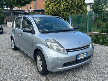 Daihatsu Sirion 1.0 Sho