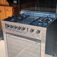 Cucina gas con forno elettrico