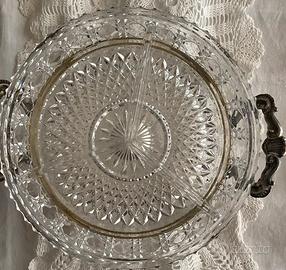 Vassoio vintage in cristallo con manici argentati