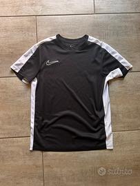 maglietta nike mera
