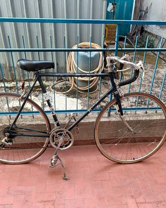 Bicicletta da corsa Vintage d'epoca in acciaio