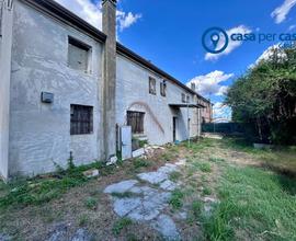 Rustico con terreno edificabile