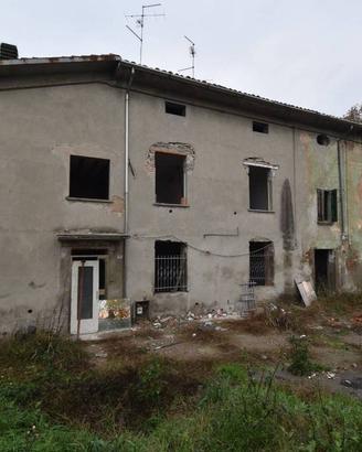 Casa indipendente di 237 m² con più di 5 locali e 