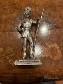 Statuetta militare