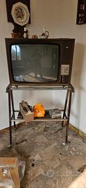 TV Indesit storica con stabilizzatore 