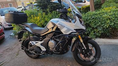 moto CF 650 MT