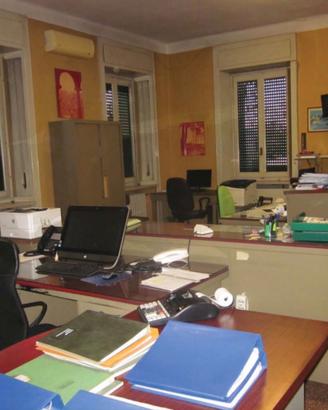 Liquidazione completa arredi ufficio Pavia