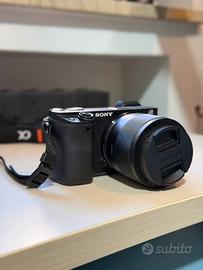 SONY A6400 semi nuova con obiettivi