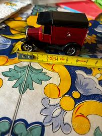Modellino furgoncino T Ford 1921 pubblicitario