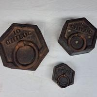 Antichi pesi esagonali con anello