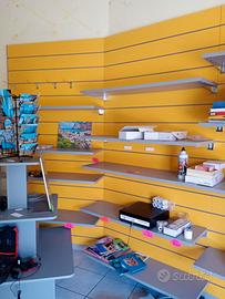 Scaffalatura espositiva per negozio