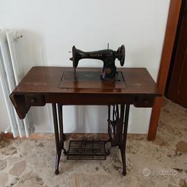 Macchina da cucire vintage Singer