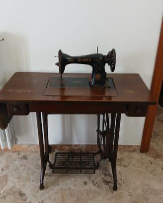 Macchina da cucire vintage Singer
