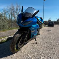 Kawasaki zx6r