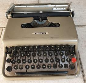 Macchina da scrivere Olivetti Lettera 22