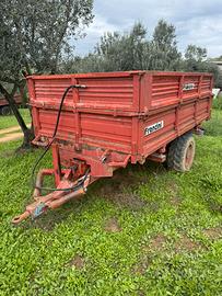 Carrello rimorchio agricolo trazionato