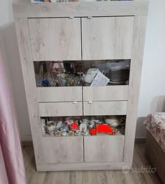 Mobile medio/alto 4 ante battenti con vetrina