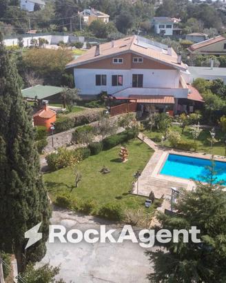 Villa di 352 m² con più di 5 locali a Sassari