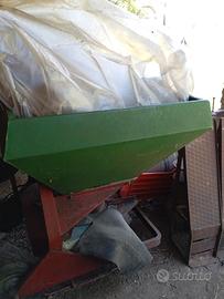 piccolo spandiconcime per giardino o orti