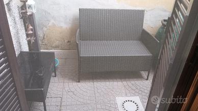 sedie e divano da giardino 