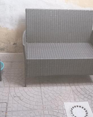 sedie e divano da giardino 