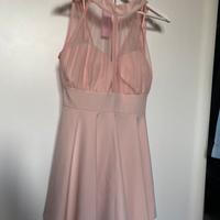 Vestito rosa con colletto