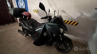 Yamaha XMAX 250