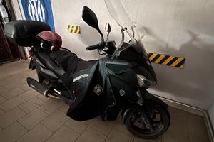 Yamaha XMAX 250