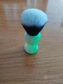 pennello da barba fluorescente 