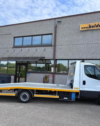 IVECO DAILY 35-160 CARROATTREZZI
