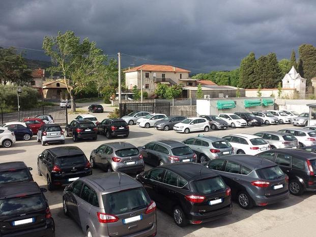 Fazzone srl - Piana di Monte Verna | Subito
