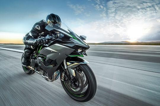 E MOTO GARAGE KAWASAKI BENELLI KEEWAY FANTIC - Latina | Subito