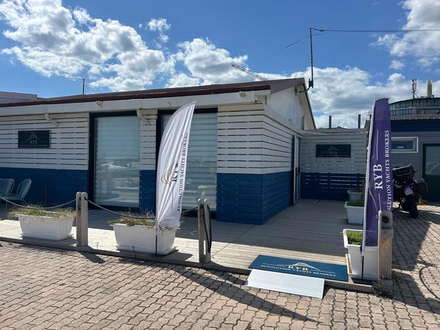 Revolution Yachts Brokers Srl - Porto San Giorgio | Subito