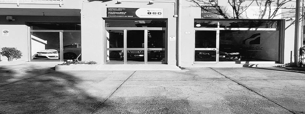 Platinum Car Showroom