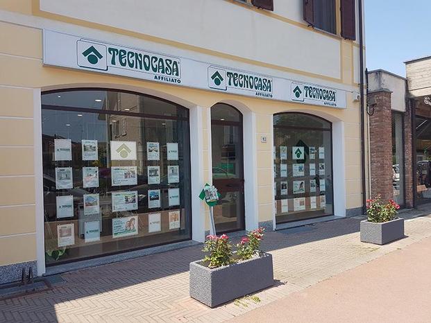 TECNOCASA - T.C. GROUP SAS - Alessandria | Subito