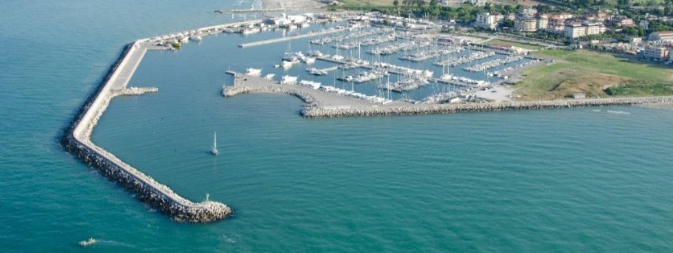 OLTREMARE YACHT BROKER snc