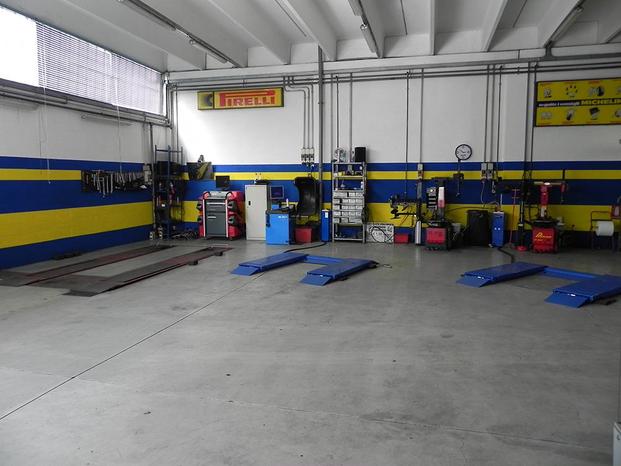 Colombo Pneumatici - Gommista - Casale Monferrato | Subito
