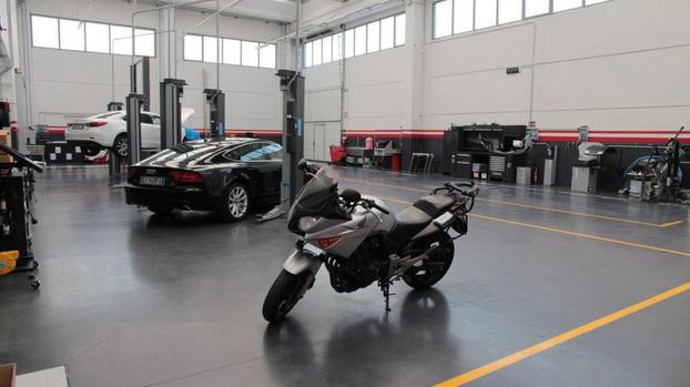 Magazzino AUTO LAZETA - Piacenza - La concessionaria Auto Lazeta è una rea - Subito