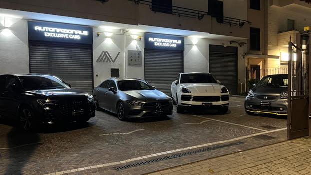 AUTONAZIONALE EXCLUSIVE CARS - Scafati | Subito