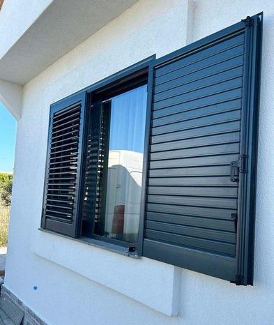 Porte pronte €150- persiane finestre Sardegna - Elmas | Subito