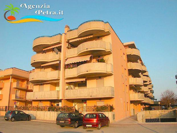 AGENZIAPETRA.it - IMMOBILIARE & TURISTICA - San Benedetto del Tronto | Subito