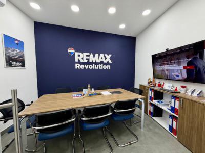 REMAX Revolution - Napoli | Subito