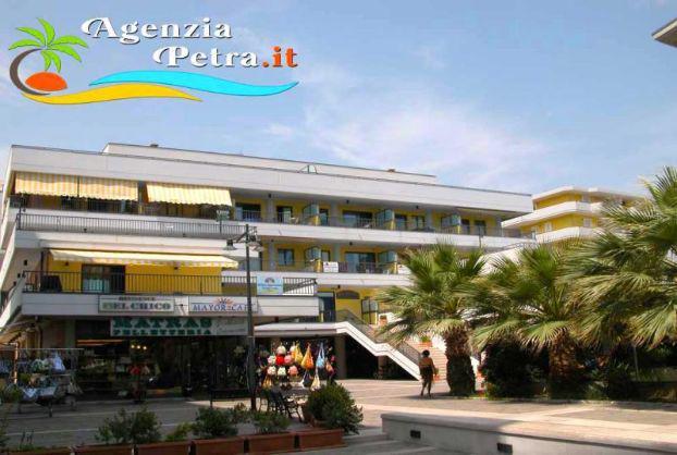 AGENZIAPETRA.it - IMMOBILIARE & TURISTICA - San Benedetto del Tronto | Subito