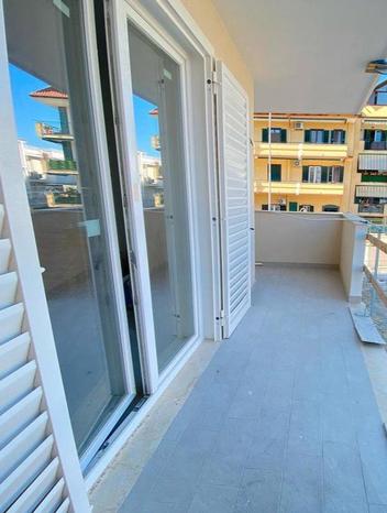Porte Interne pronte €150 e  finestre pvc Sardegna - Elmas | Subito